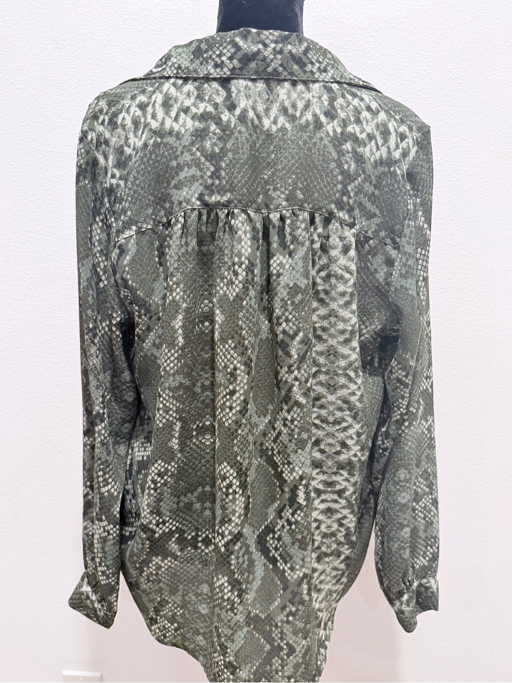 H&M Snake-Print Blouse - Picture 4 of 6